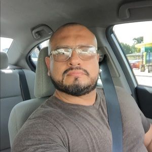 Meet your Posher, Cesar